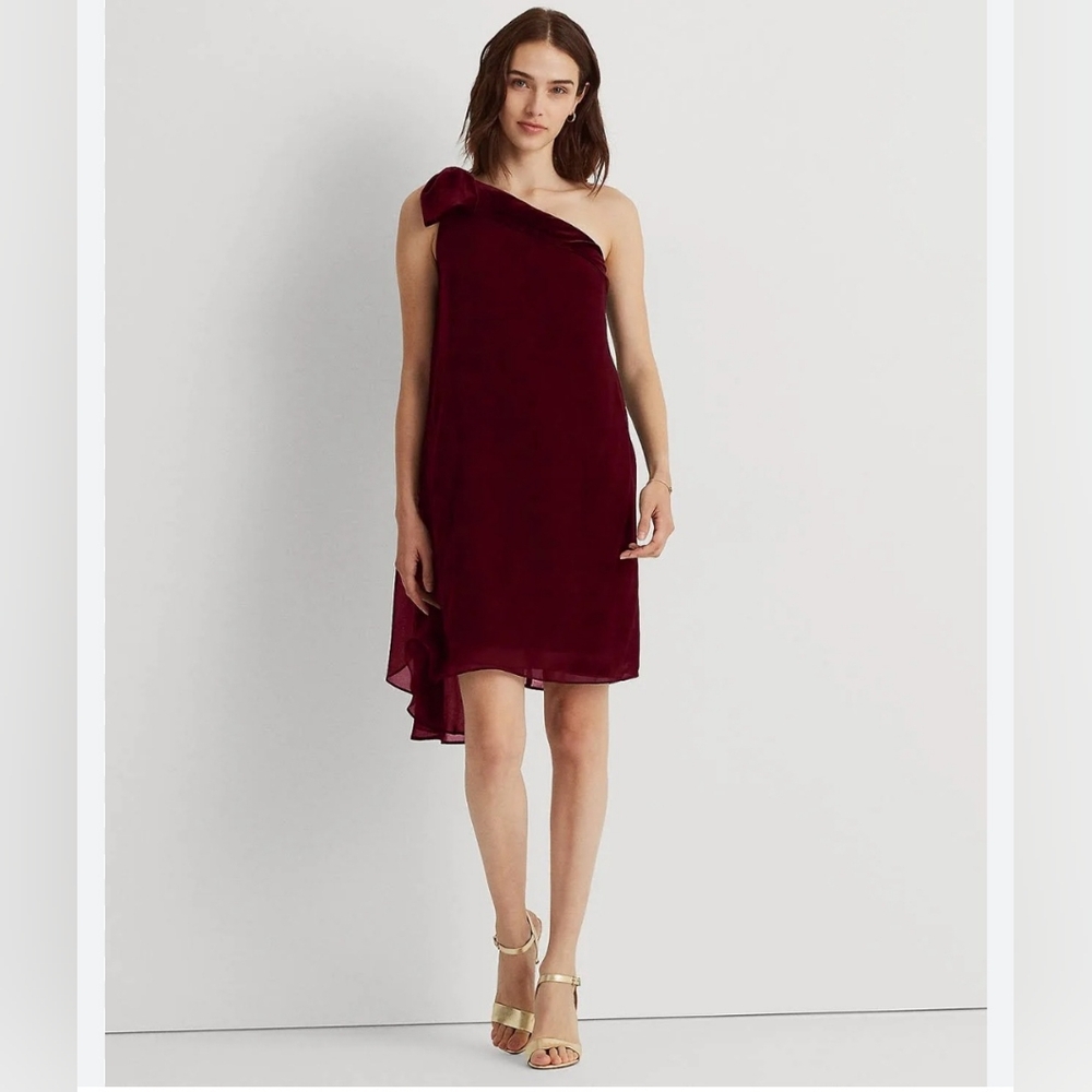 Women's clothing(69)